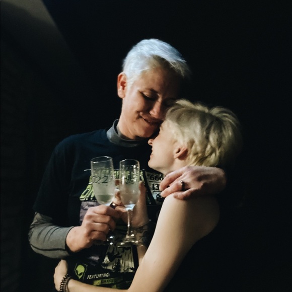 Meet your Posher, Liz and Laura - Picture 6 of 7